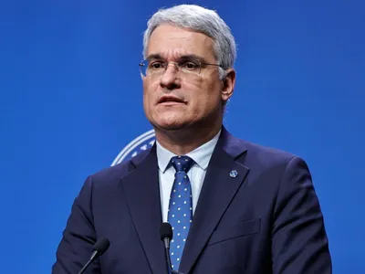 Pîslaru critică tertipul concediului paternal (sursa: Facebook/Dragoș Pîslaru)