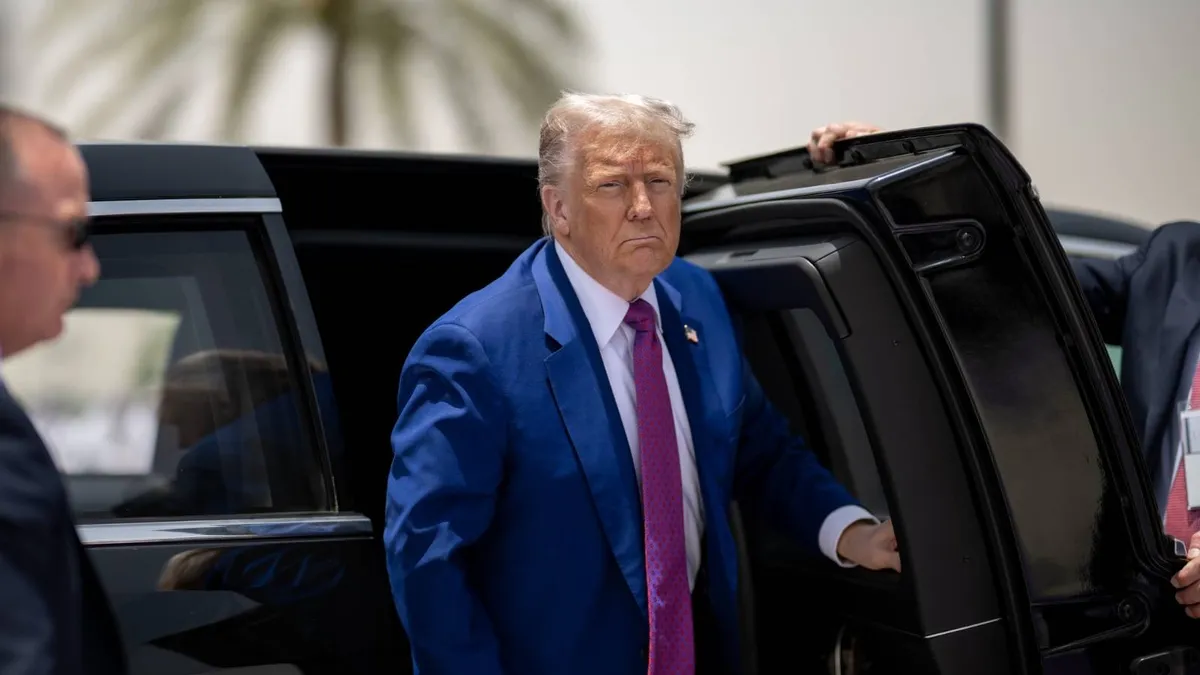 Trump restructurează Consiliul Național de Securitate (sursa: Facebook/The White House)