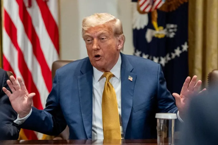 Trump impune taxe vamale pentru Europa (sursa: Facebook/The White House)