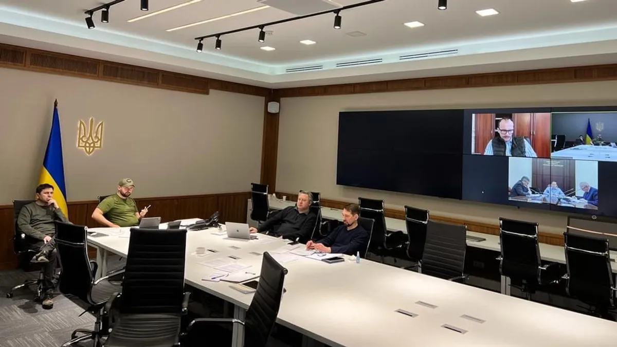 Rușii pretextează că negociază, dar omoară (sursa: Twitter/Mihailo Podolyak)