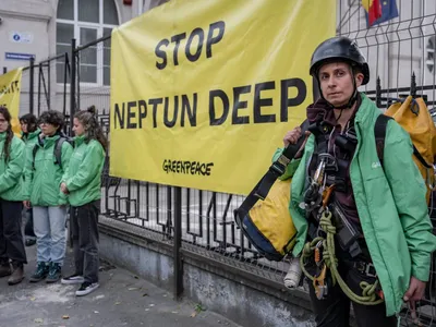 Romgaz s-a retras din procesul Greenpeace (sursa: Facebook/Greenpeace Romania)