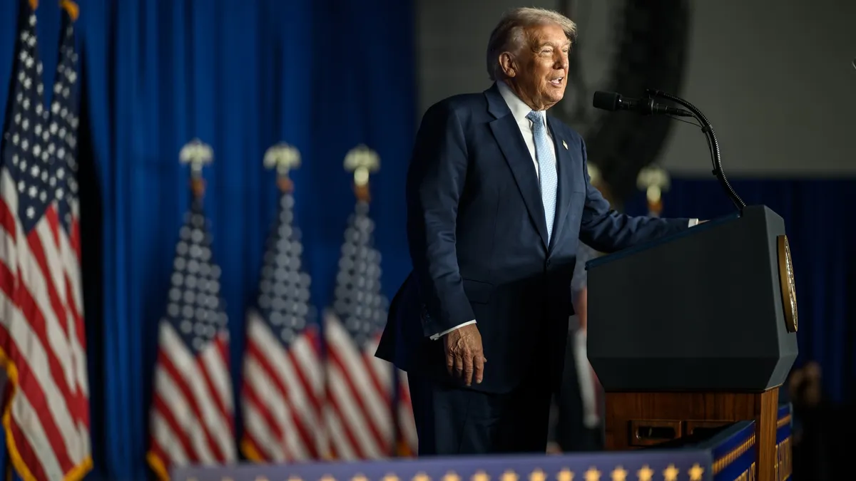 Sala de bal a lui Trump, contestată (sursa: Facebook/The White House)