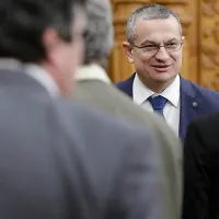 Cine este clientul UDMR din CCR care s-a aliat cu judecătorii PSD și l-a lovit pe Dominic Fritz: a predat la SRI și la institutul PSD, plătit