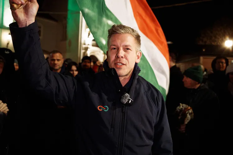 Ruptura de Rusia ar costa Ungaria scump (sursa: Facebook/Péter Magyar)