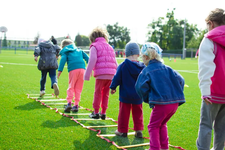 Cât se plătește pe alocațiile copiilor (sursa: Pexels/Lukas)