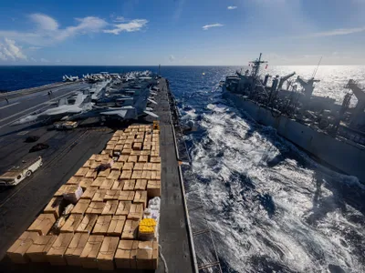 Cea mai mare problemă a lui Trump: prețul petrolului. De unde poate veni salvarea (parțială) Foto: Facebook USS Gerald Ford