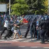 ANALIZĂ Cum s-au sincronizat mesajele PSD, AUR și ale disidenților din PNL în cazul protestelor violente din piata Victoriei