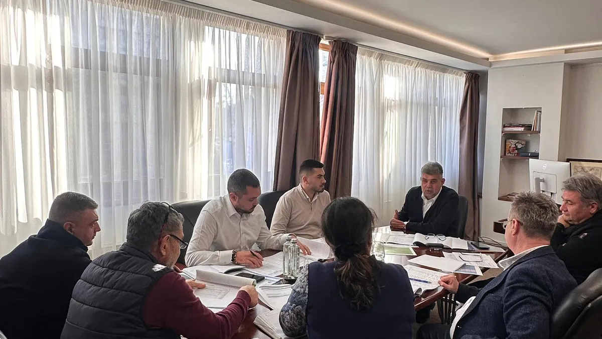 Ciolacu, desființat, după ce a anunțat pe Facebook că revenit la lucru după concediul din Vietnam, cu Sorina Docuz Foto: Facebook