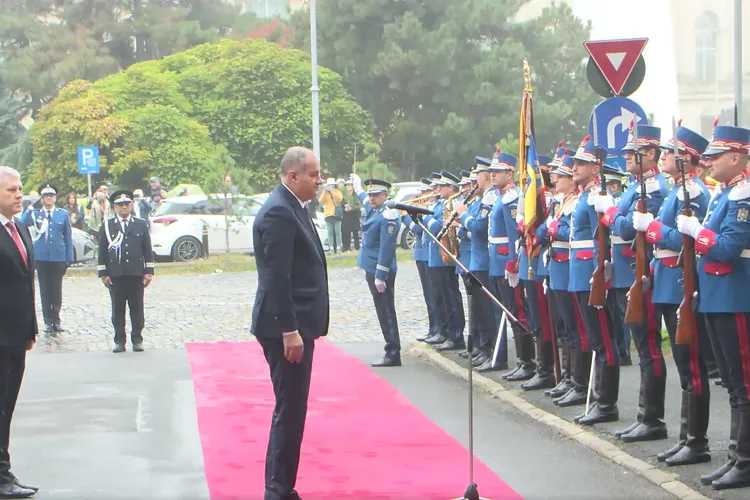 Predoiu îl laudă pe penalul Neacșu la predarea mandatului: „Este echipat cu tot ce îi trebuie”
