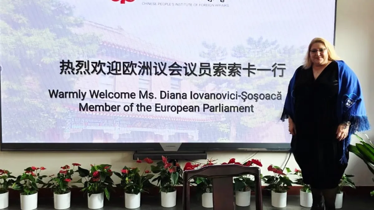 Cum au cucerit-o comuniștii chinezi pe Diana Șoșoacă Foto: Facebook Diana Șoșoacă