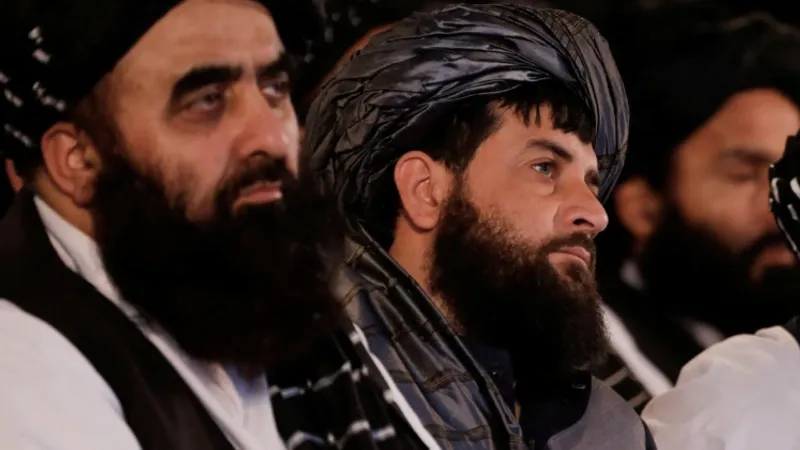 Talibanii afgani îi amenință pe pakistanezi (sursa: voanews.com)