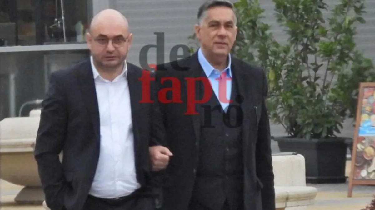 Colonelul Albăceanu (stânga) și cuscrul lui Călin Georgescu, Dan Mihai Neagu, ieșind relaxați dintr-un restaurant de lux din București (sursa: defapt.ro)