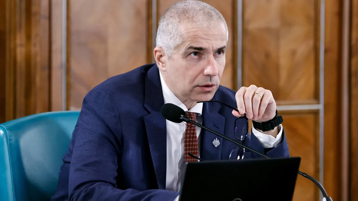 Uriașele venituri ale consilierilor ministrului Justiției, Radu Marinescu (sursa: Facebook/Ministerul Justiției)