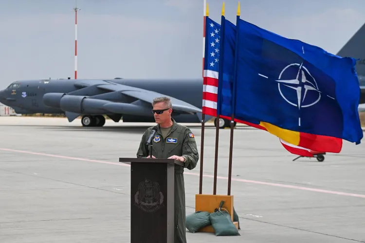 Donald Trump ordonă plata militarilor americani (sursa: Inquam Photos/Eduard Vînătoru)