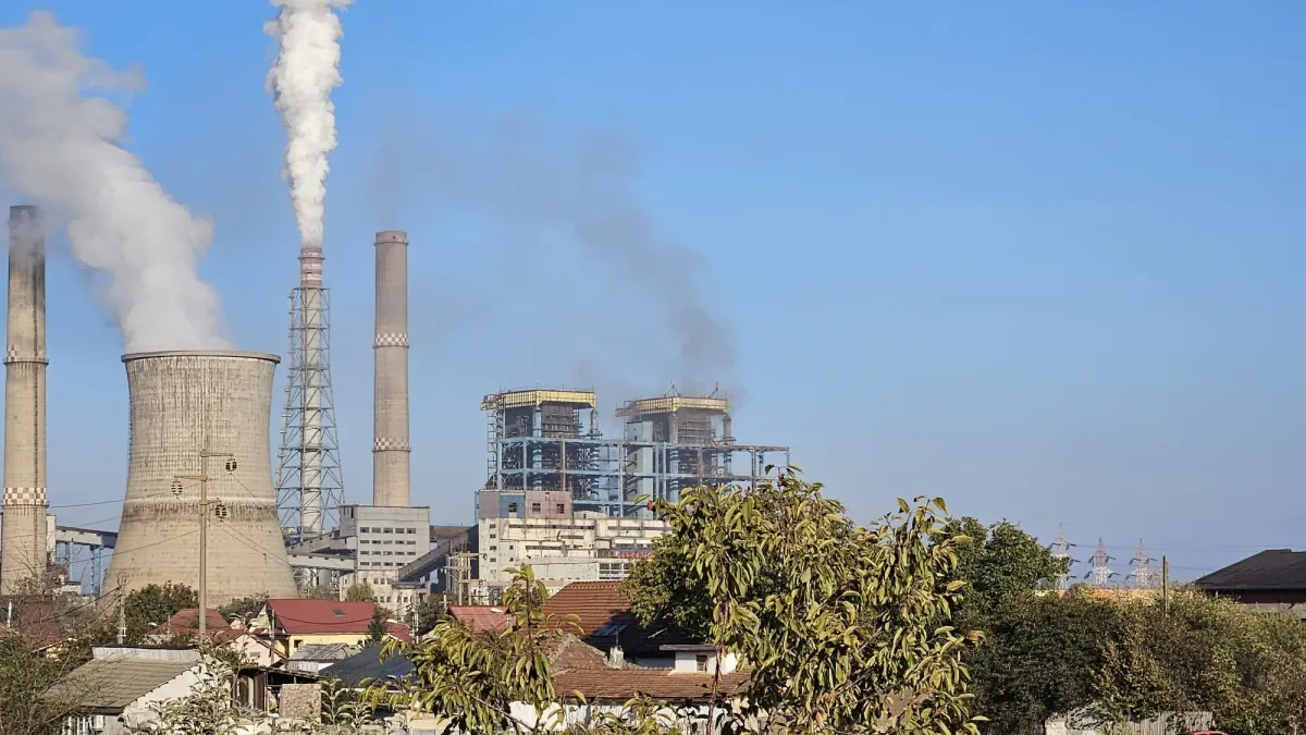 Salarii uriașe și sporuri fără număr la o companie cu pierderi imense Foto: Radio România