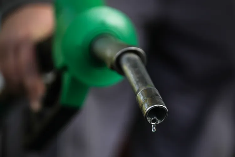 Motorina se poate scumpi cu până la patru lei pe litru, avertizează Asociația Energia Inteligentă (sursa: Inquam Photos/Octav Ganea)