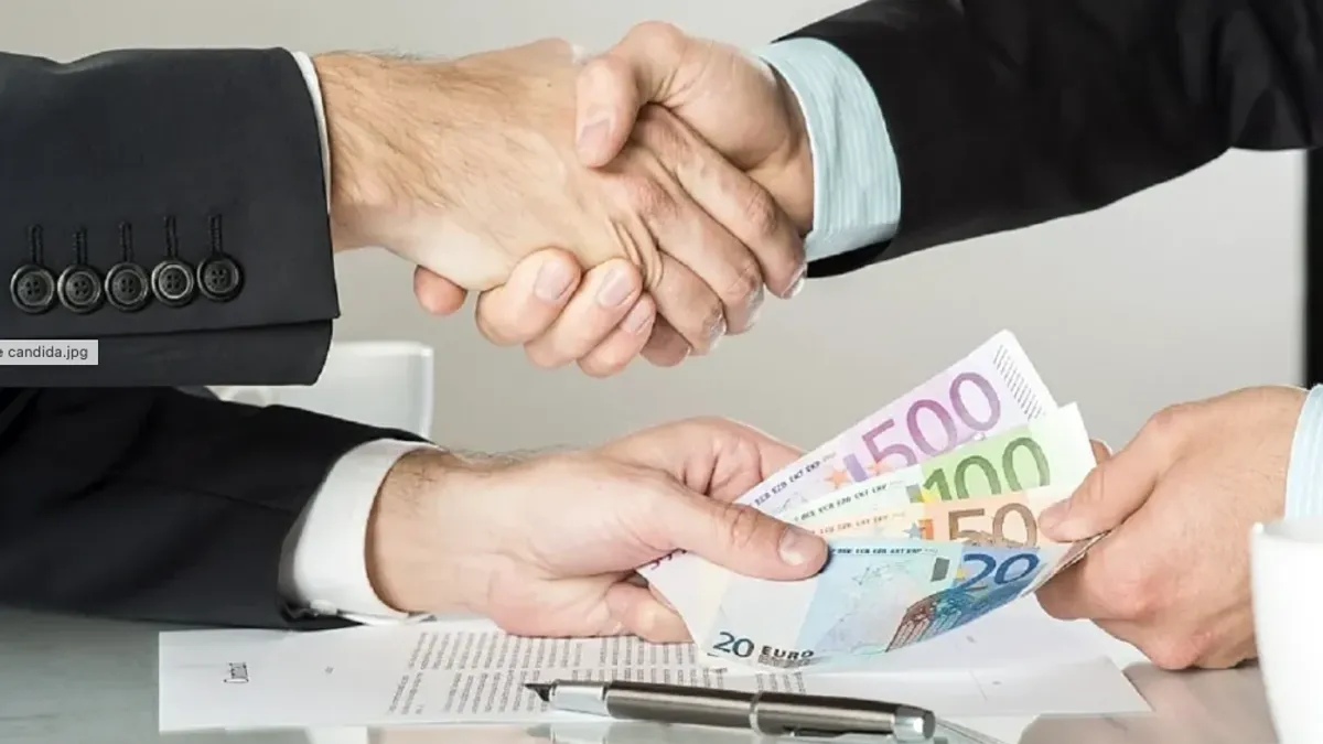 Clauze abuzive ale băncii, proces câștigat (sursa: ziaruldeiasi.ro)