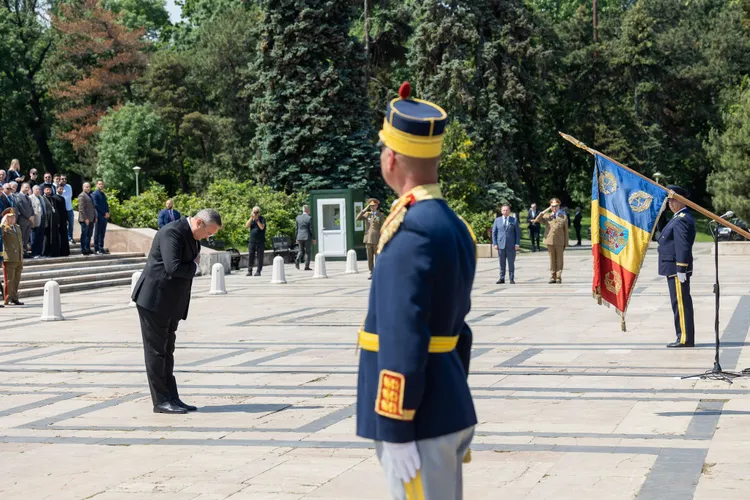 Cât ar pierde Ciucă din pensia specială  Foto: Facebook Guvernul României