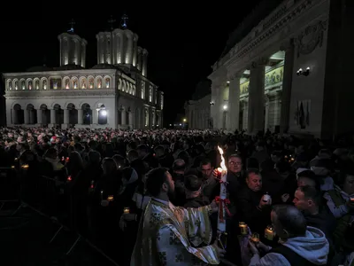 "Copiii" luminii de Înviere la Patriarhie (sursa: Inquam Photos/Alexandru Bușcă)