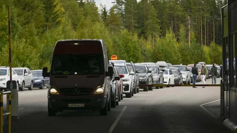 Peste 260.000 de bărbați au părăsit Rusia Foto: Twitter