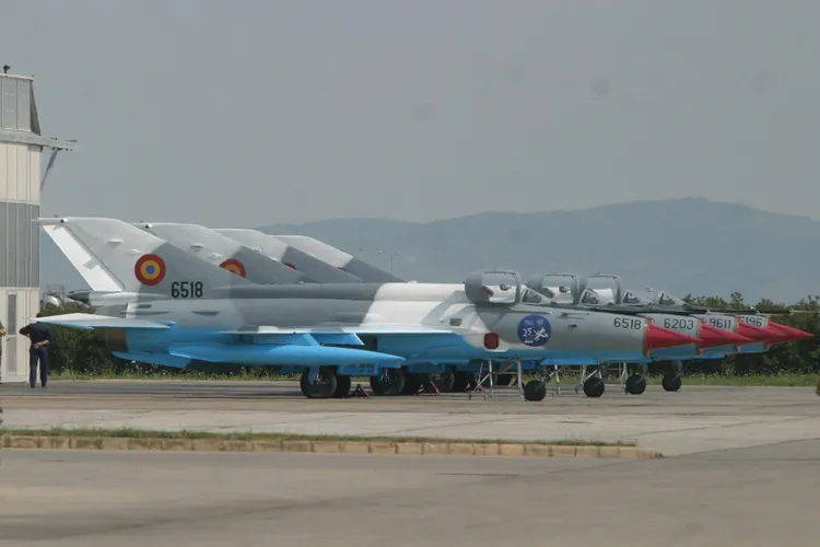 MiG 21 LanceR, sabotate cu kerosen (sursa: mapn.ro)