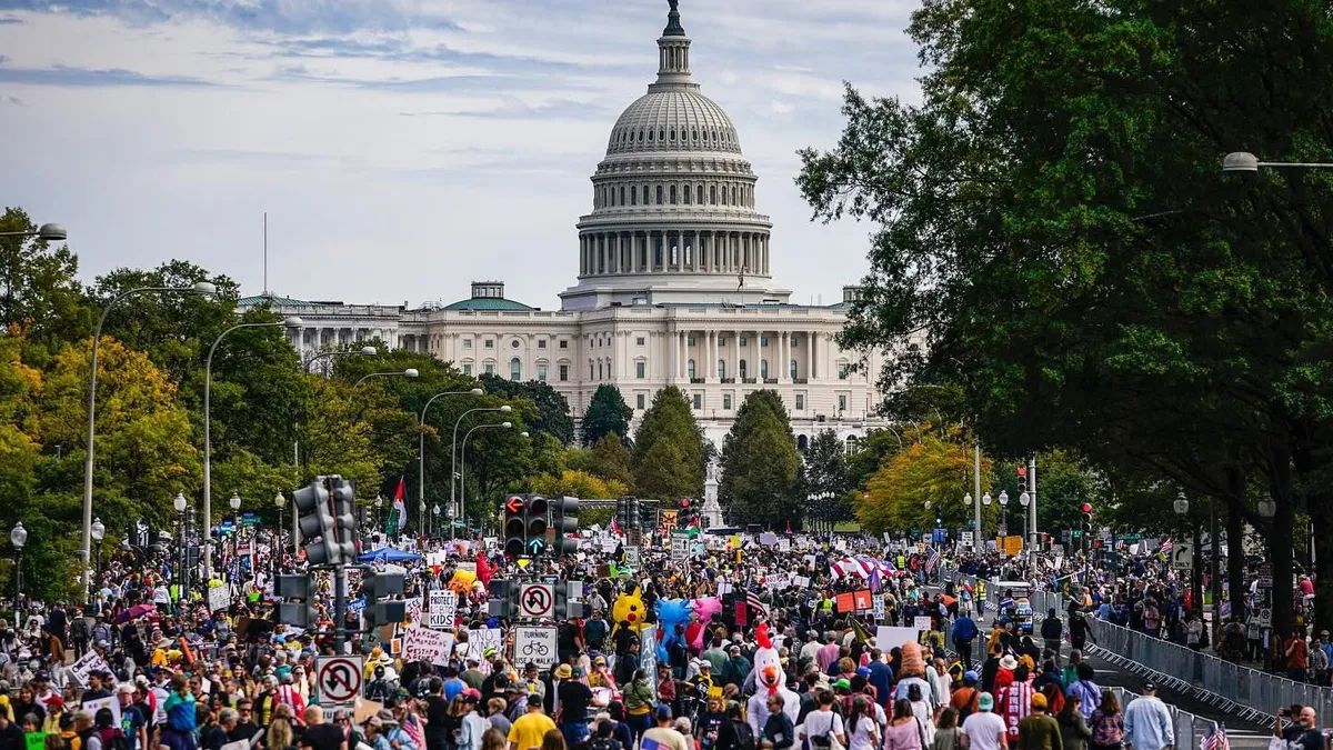 Proteste masive în SUA, împotriva lui Trump (sursa: Facebook/Brice A. Mosher)