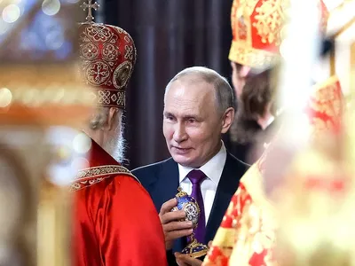 Putin, cadouri pentru luxosul patriarh Kirill (sursa: kremlin,.ru)