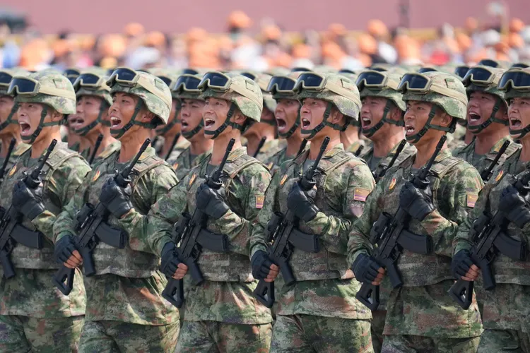 Spionul Chinei comuniste, infiltrat în vîrful armatei grecești. Cum comunica și cum era plătit Foto: Facebook China Focus