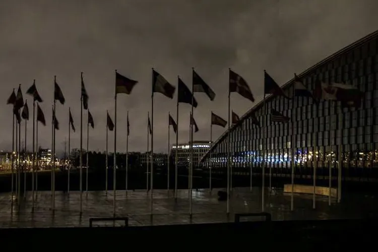 NATO produce arme masiv pentru Ucraina (sursa: Facebook/NATO)