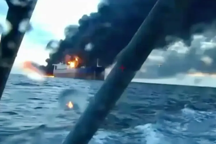 „Flota fantomă” a Rusiei atacată de drone ucrainene (sursa: Kyiv Independent)