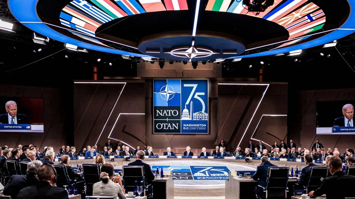 Lansarea rachetei balistice ruse, reuniune NATO-Ucraina (sursa: Facebook/NATO)