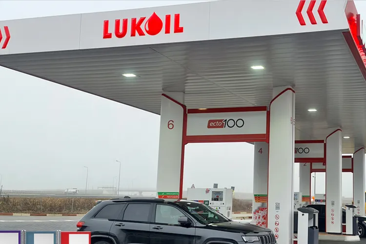 Activele Lukoil din România, la un pas de vânzare (sursa: Facebook/LUKOIL Romania)