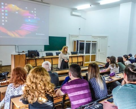 Cât se câștigă în universitățile românești?