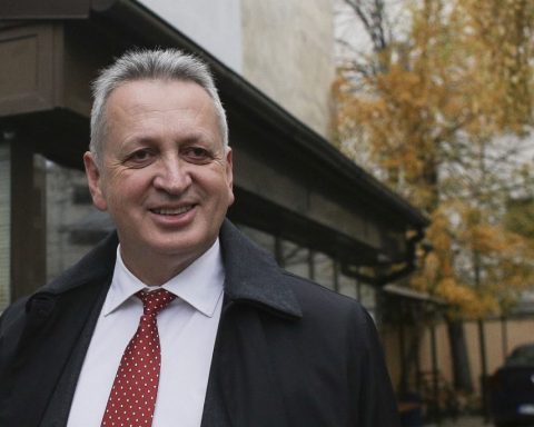 Ex-ministrul penal Fenechiu, afaceri grele