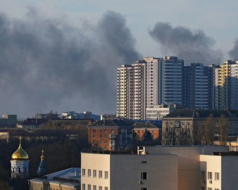 Kiev rezistă, Putin pregătește focoase termobarice
