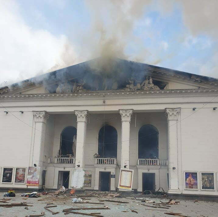 300 de morți la teatrul din Mariupol