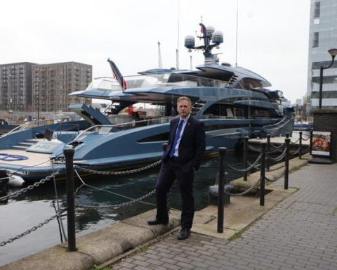 Încă un oligarh rus rămâne fără yacht-ul său