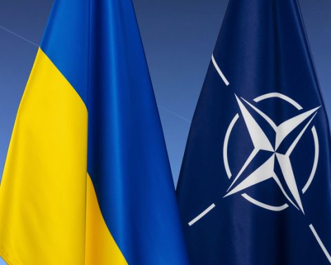Integrarea în NATO, în constituția Ucrainei
