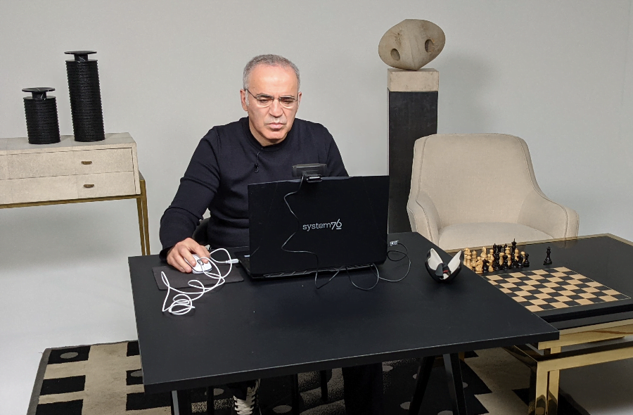 Kasparov SUA vor Ucraina predată Rusiei
