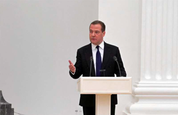 Medvedev Rusia pune la punct dușmanii