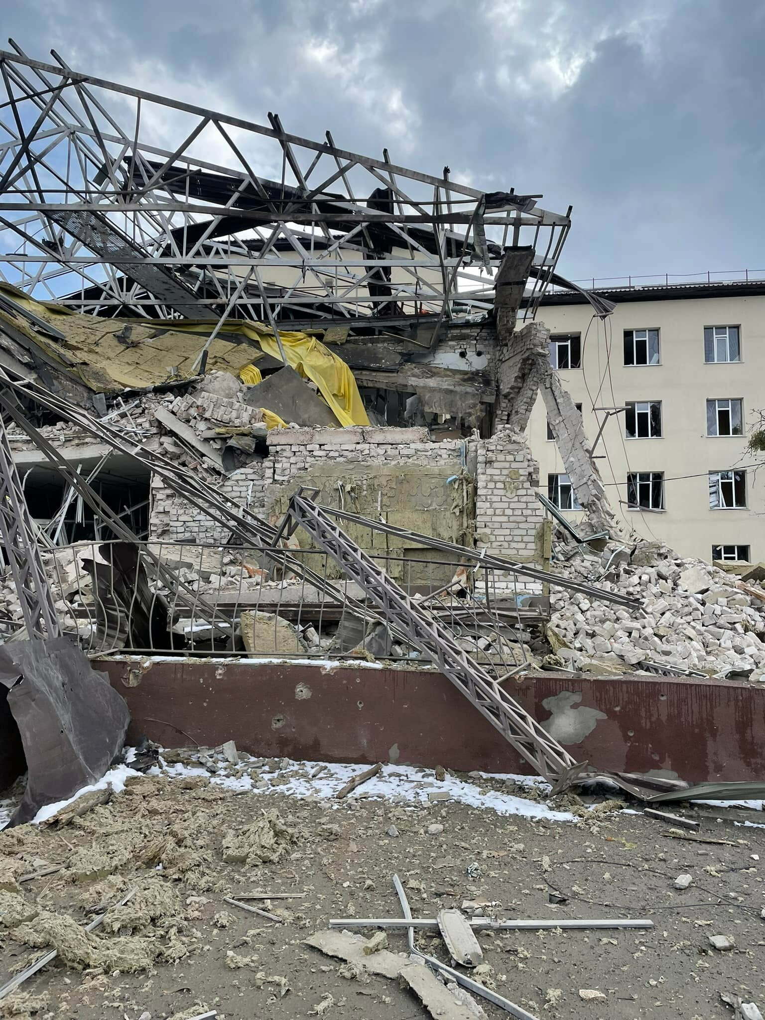 Spital distrus de trupele rusești, în Izium