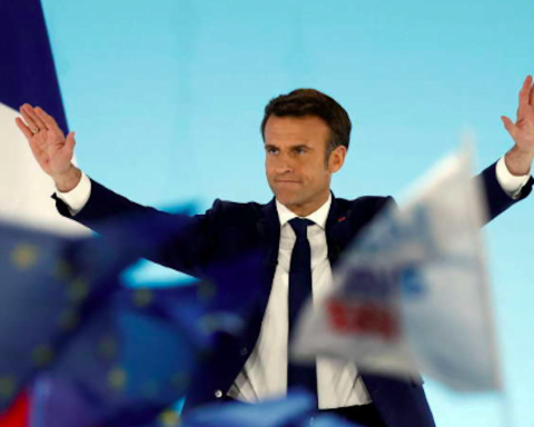 Coaliția lui Macron stă bine în sodaje