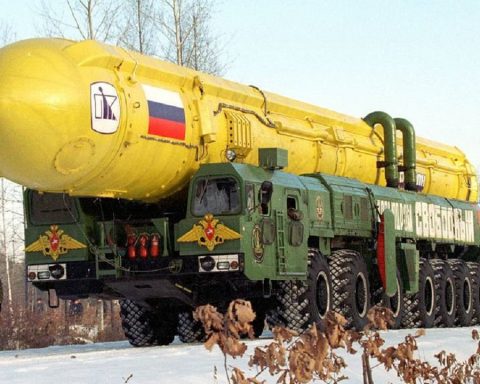 Rusia ar putea apela la armele nucleare în Ucraina