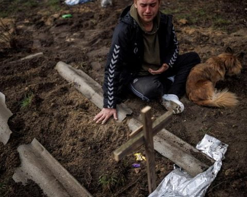 Zeci de mii morți în Mariupol