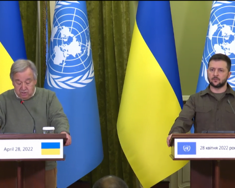 Rachetele rusești au lovit Kievul în timpul vizitei șefului ONU