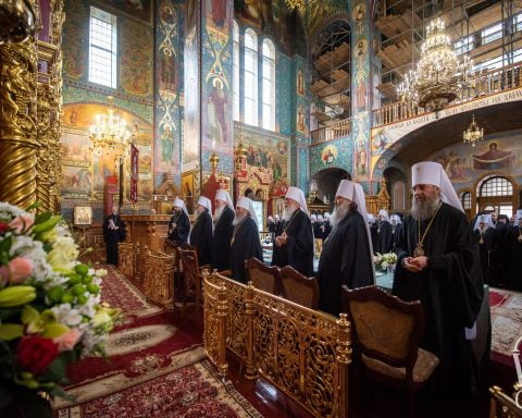 Biserica Ortodoxă ucraineană, ruptură de Moscova