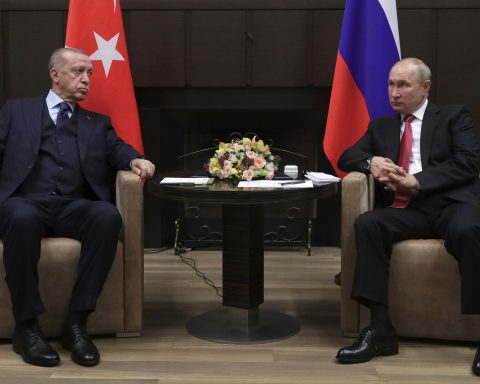 Erdoğan și Putin, jocuri în NATO