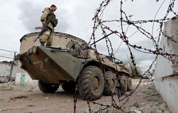 Rușii caută să-și mute trupe din Mariupol în Donbas