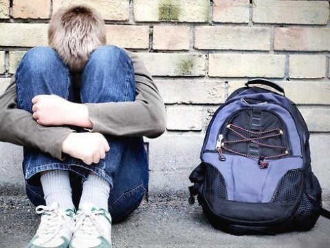 Fricile, depresia duc elevii la psihiatrie