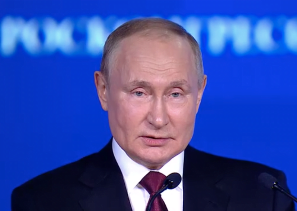 Putin, cu degetul pe butonul nuclear